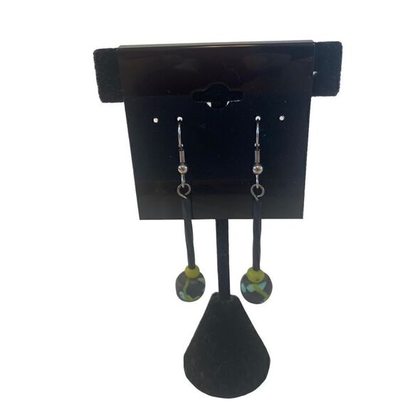 Polymer Clay Straight drop earrings in black & green. - Picture 2 of 6